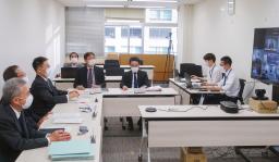 <p>　京王線特急の乗客刺傷事件を受け開かれた鉄道事業者らとのオンライン会議＝２日午後、国交省</p>