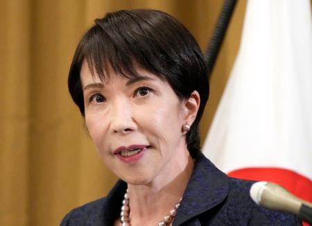 <p>　記者団の取材に応じる高市首相＝４日、キャンベラ（共同）</p>