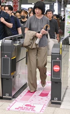 <p>　東武宇都宮駅に導入された顔認証の自動改札機。事前登録した利用者の顔画像と、改札機の内蔵カメラで読み取った顔情報を照合する＝２７日午前</p>