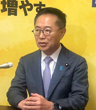 <p>　記者会見する国民民主党の古川国対委員長＝２７日午前、国会</p>