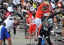 雄大な景色潮風受けて　８７０人が１０９・５キロ力走　【ツール・ド・ちば２０１４】