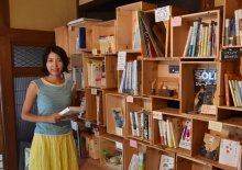 一箱に世界観さまざま　館山でシェア型書店オープン　笹木千尋さん（３６）【ひと模様】