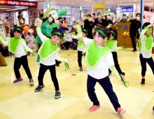茂原ご当地グルメ　「葱ッペ餃子」のダンス完成　地元園児、元気に初披露