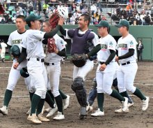 専大松戸が準々決勝進出　浦和学院（埼玉）下す　吉田、八回に逆転２ラン　第７５回春季関東高校野球大会