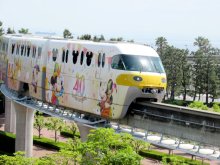 記念列車で「魔法の国」へ　４０周年祝うディズニーリゾートライン　【舞浜タイムズ５月号】