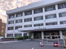 【速報】認定こども園の園長、盗撮容疑で逮捕　「ドア通気口からスマホレンズを差し向けた」　浦安署