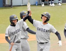 千葉商大付、圧巻４ＨＲ　中央学院不屈、大逆転劇　４強出そろう　第７６回秋季千葉県高校野球　第５日