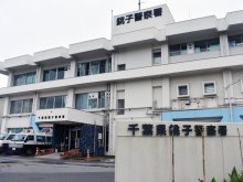 【速報】銚子の神社床下から白骨遺体　清掃中の男性発見