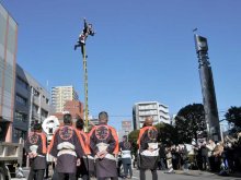 新春の幸願うはしご乗り　船橋　地元とび職が伝統の技披露