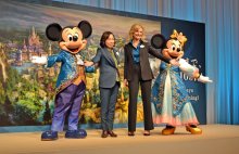ディズニーシー、新エリアオープン１００日前　アナ雪やピーター・パンの世界再現、模型を初披露　グッズやフードの詳細も