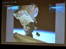 千葉工大生の衛星「ＫＡＳＨＩＷＡ」放出成功　ＩＳＳから宇宙空間へ　習志野　ＰＶで６０人見守る