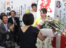 「手取り増やす政策を」　国民小林氏　支持者らと喜び共有　【参院選ちば２０２５】