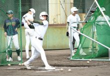 専松野球、準備万端　センバツ２９日準決勝　第９８回選抜高校野球