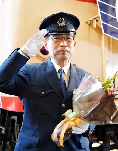 お疲れさま、昭和の車両　最後のキハ５８系「キハ２８」　定期運行から引退　ファンに見送られ…　千葉・いすみ鉄道