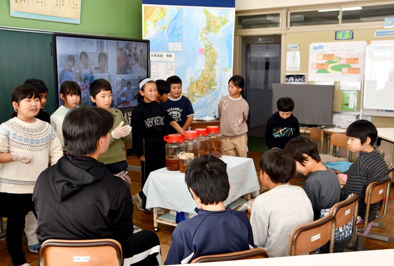 米沢小「おにぎり」で地域に感謝　米と梅干し　学習成果発表　神崎