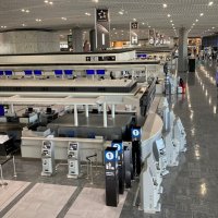 成田空港国際線、旅客数過去最低　２月、貨物便は最高