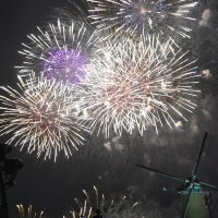 夜空彩る１０万発　千葉県内花火大会ピーク　夏の風物詩復活　「コロナ前」規模に