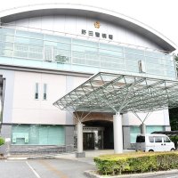 大型ダンプカーと衝突、自転車の男性重傷　野田