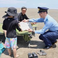「ハマグリ採らないで」　密漁防止へパトロール　九十九里浜