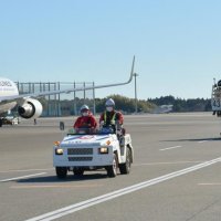 駐機場運転、外国免許でも　技能研修や試験合格条件　成田市とＪＡＬ提案、制度変更　成田空港で全国初運用