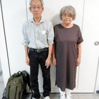 愛知県岡崎市で保護されている身元不明の２人（岡崎市が２人の同意を得た上で公開・提供）